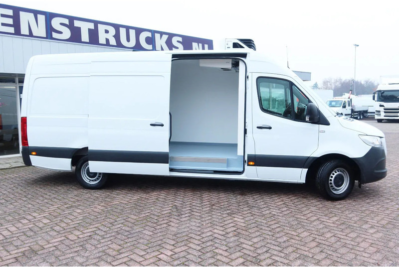 Mercedes-Benz Sprinter 317 Koel/Vries/verwarmen Carrier Xarios 350 + 220 volt nacht aansluiting - Хладилен бус: снимка 3 Mercedes-Benz Sprinter 317 Koel/Vries/verwarmen Carrier Xarios 350 + 220 volt nacht aansluiting - Хладилен бус: снимка 3