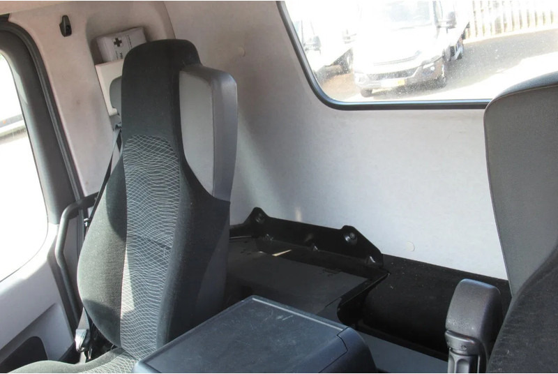 Mercedes-Benz Antos 1833 L - Влекач: снимка 4 Mercedes-Benz Antos 1833 L - Влекач: снимка 4
