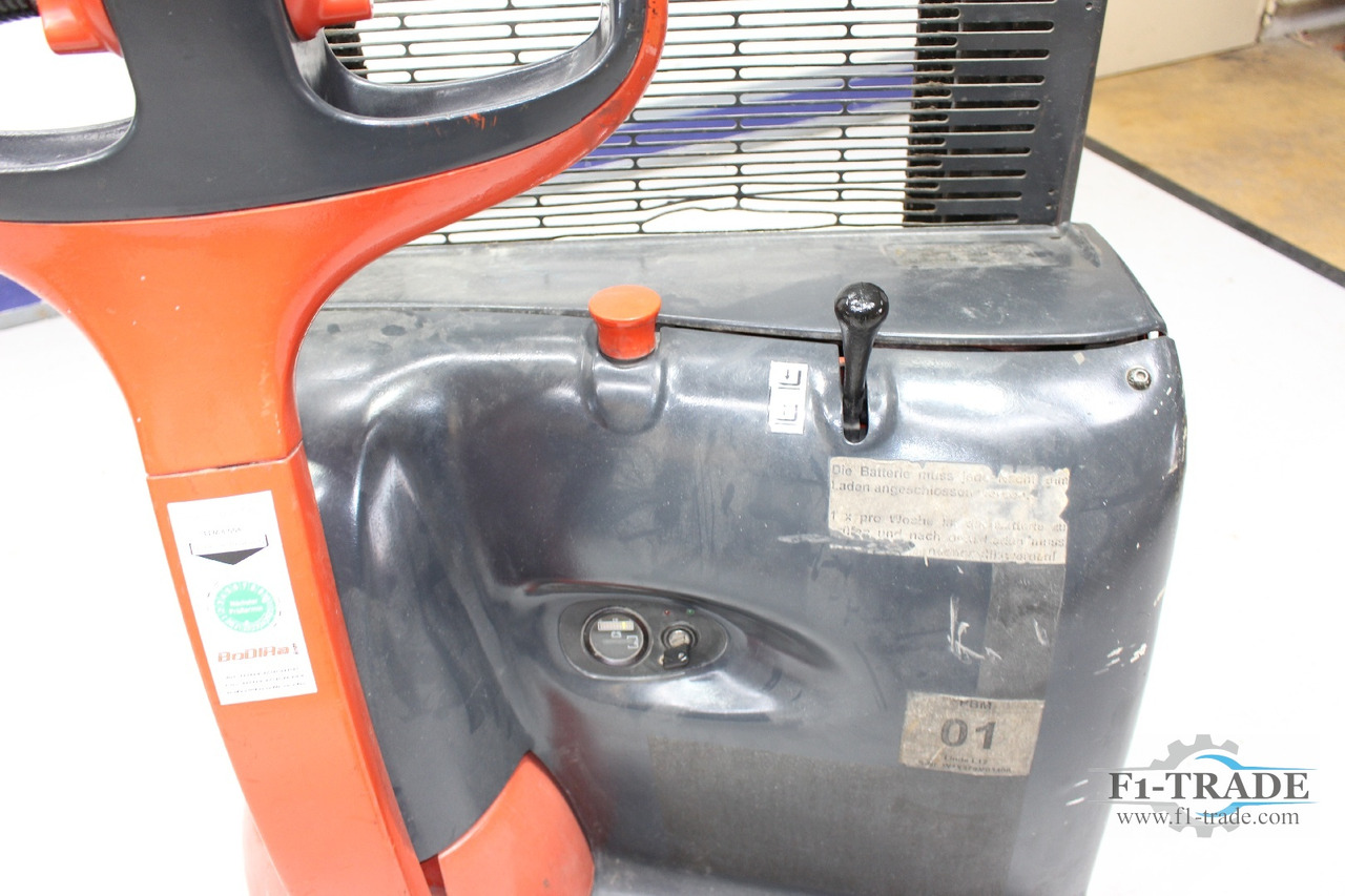 Linde L 12 - Стакер: снимка 3 Linde L 12 - Стакер: снимка 3