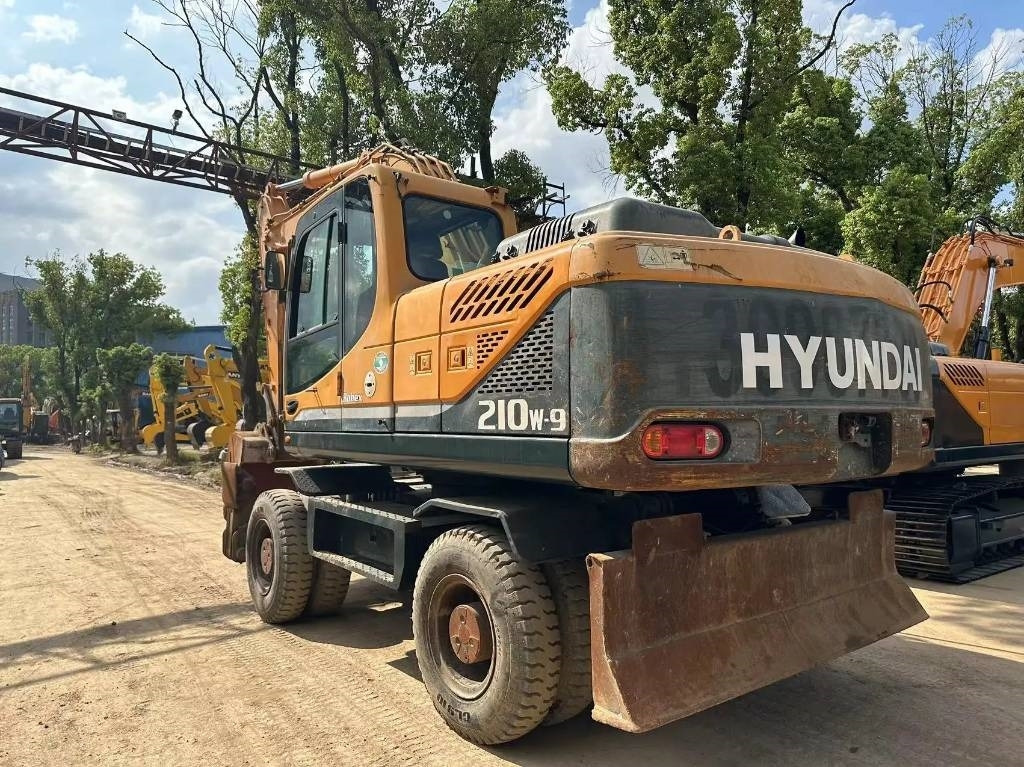 Hyundai R210W-9 - Колесен багер: снимка 5 Hyundai R210W-9 - Колесен багер: снимка 5