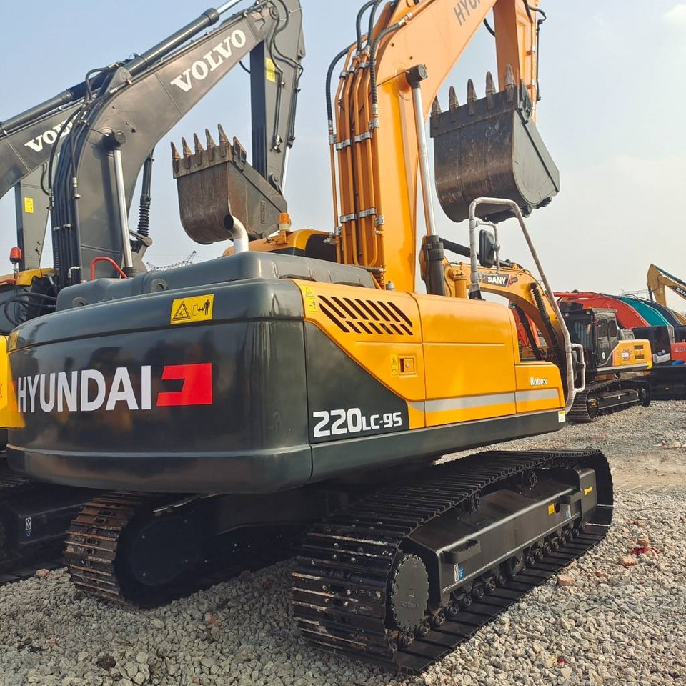 Hyundai R220LC-9S - Верижен багер: снимка 5 Hyundai R220LC-9S - Верижен багер: снимка 5