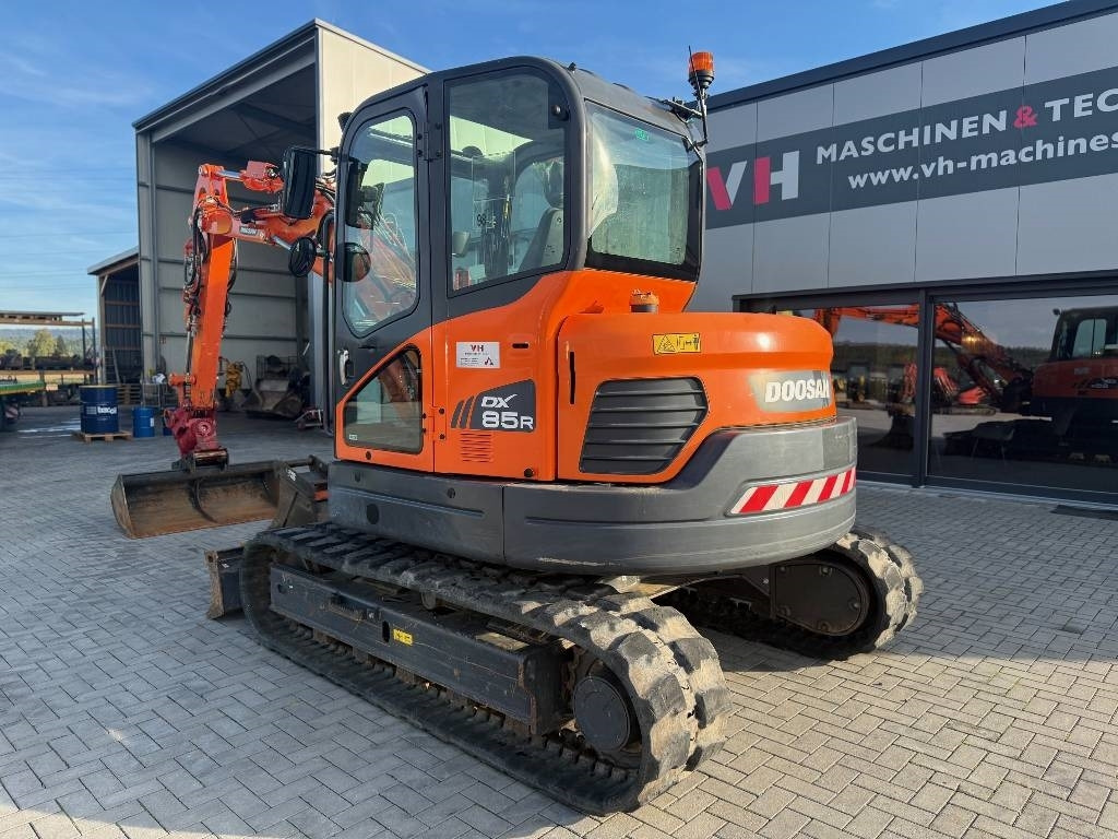 Doosan DX 85 R - Мини багер: снимка 3 Doosan DX 85 R - Мини багер: снимка 3
