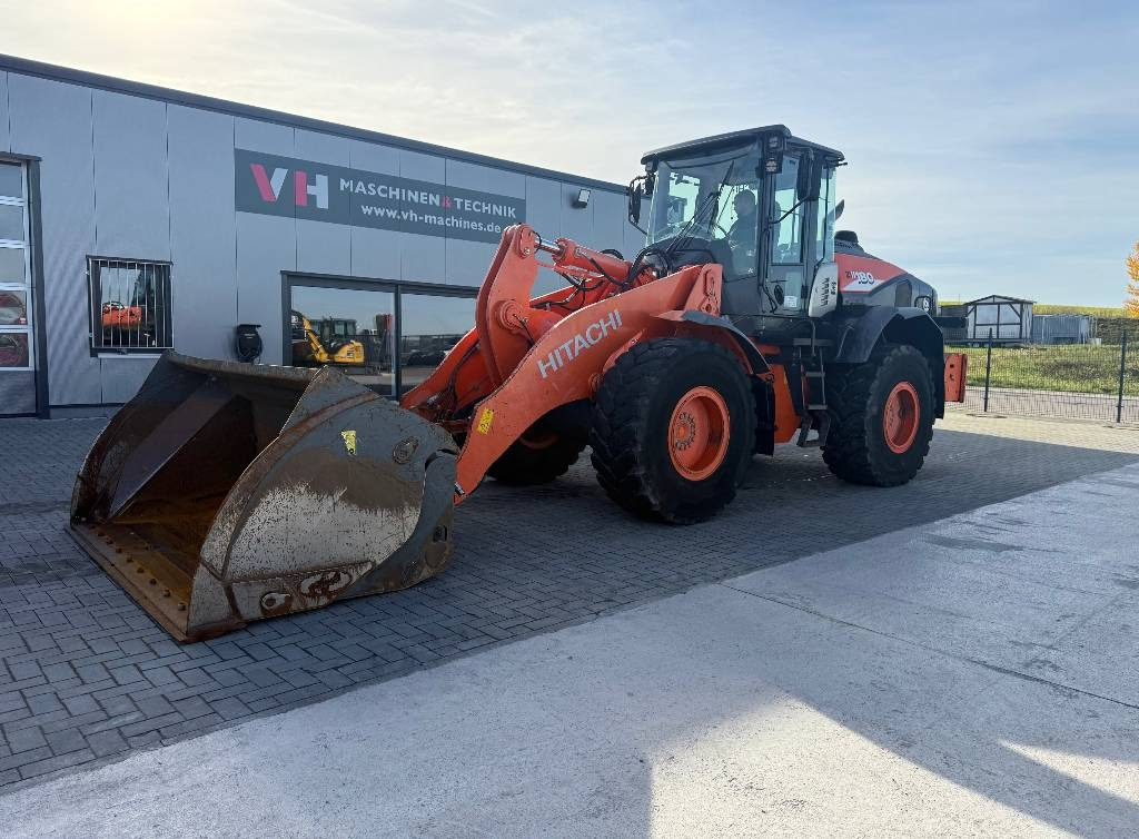 Hitachi ZW 180-6 - Колесен товарач: снимка 1 Hitachi ZW 180-6 - Колесен товарач: снимка 1