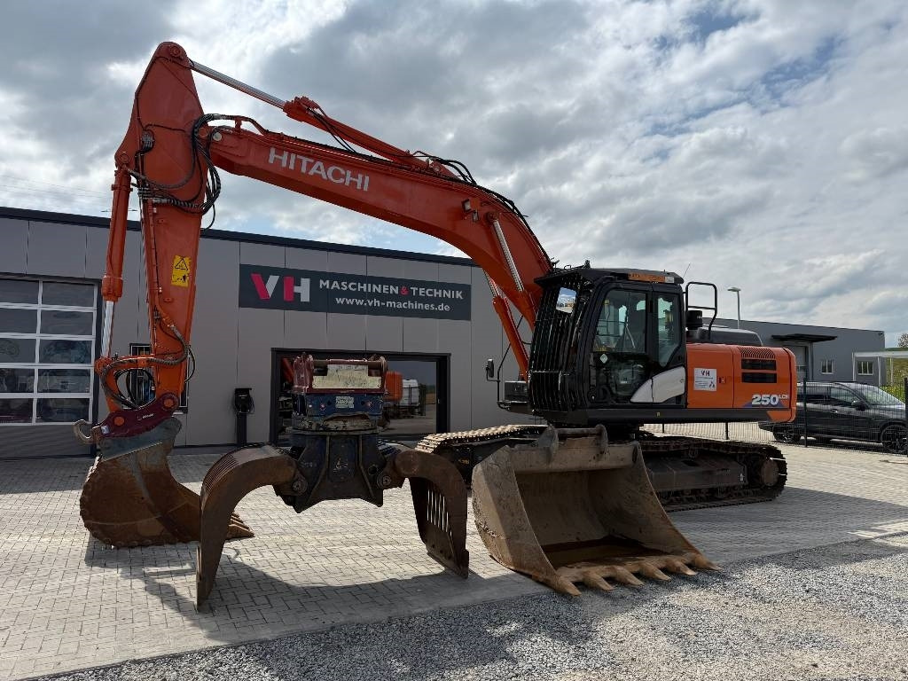 Hitachi ZX 250 LC N-6 - Верижен багер: снимка 1 Hitachi ZX 250 LC N-6 - Верижен багер: снимка 1