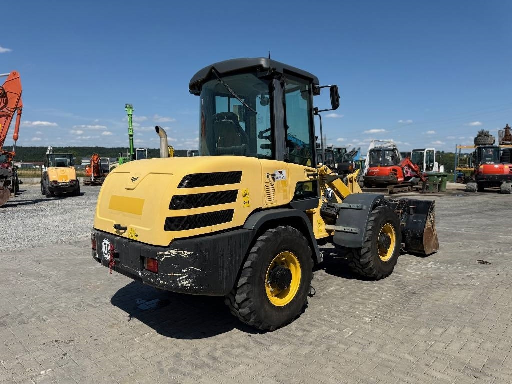 Yanmar V 80  - Колесен товарач: снимка 5 Yanmar V 80  - Колесен товарач: снимка 5