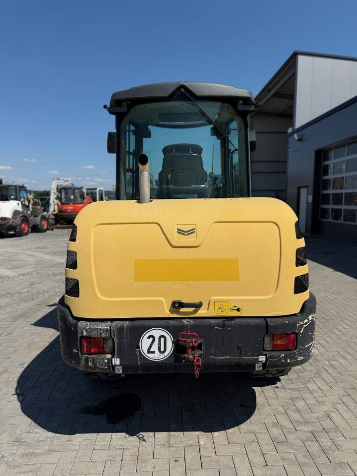Yanmar V 80  - Колесен товарач: снимка 4 Yanmar V 80  - Колесен товарач: снимка 4