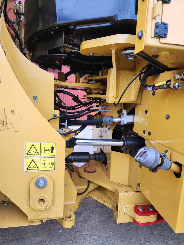 CAT 950M - Колесен товарач: снимка 4 CAT 950M - Колесен товарач: снимка 4