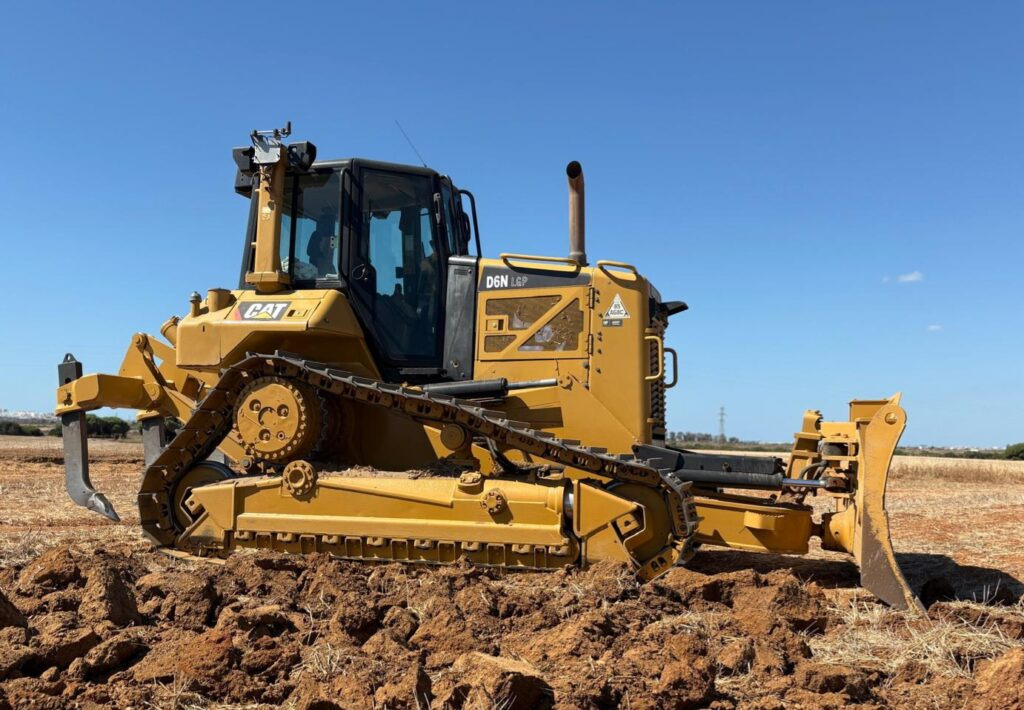 CAT D6N LGP - Булдозер: снимка 1 CAT D6N LGP - Булдозер: снимка 1