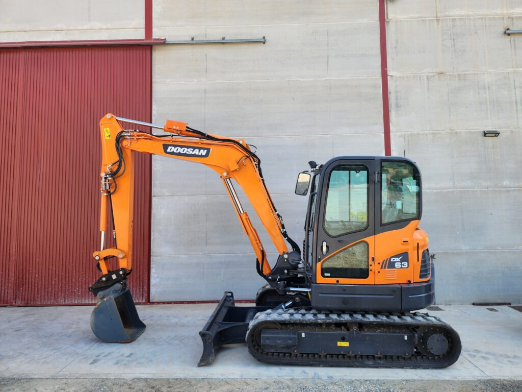 DOOSAN DX63R-3 - Мини багер: снимка 1 DOOSAN DX63R-3 - Мини багер: снимка 1