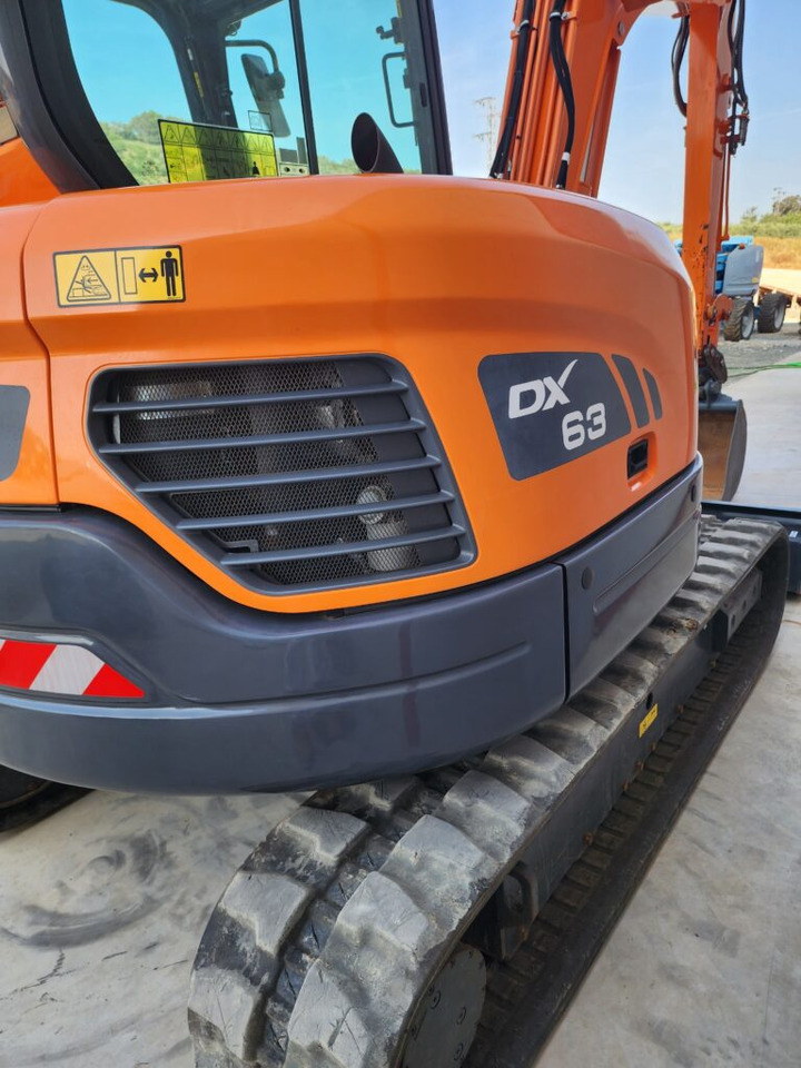 DOOSAN DX63R-3 - Мини багер: снимка 4 DOOSAN DX63R-3 - Мини багер: снимка 4
