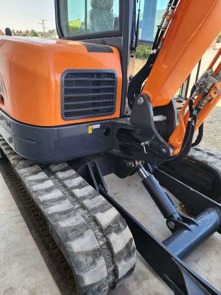 DOOSAN DX63R-3 - Мини багер: снимка 5 DOOSAN DX63R-3 - Мини багер: снимка 5