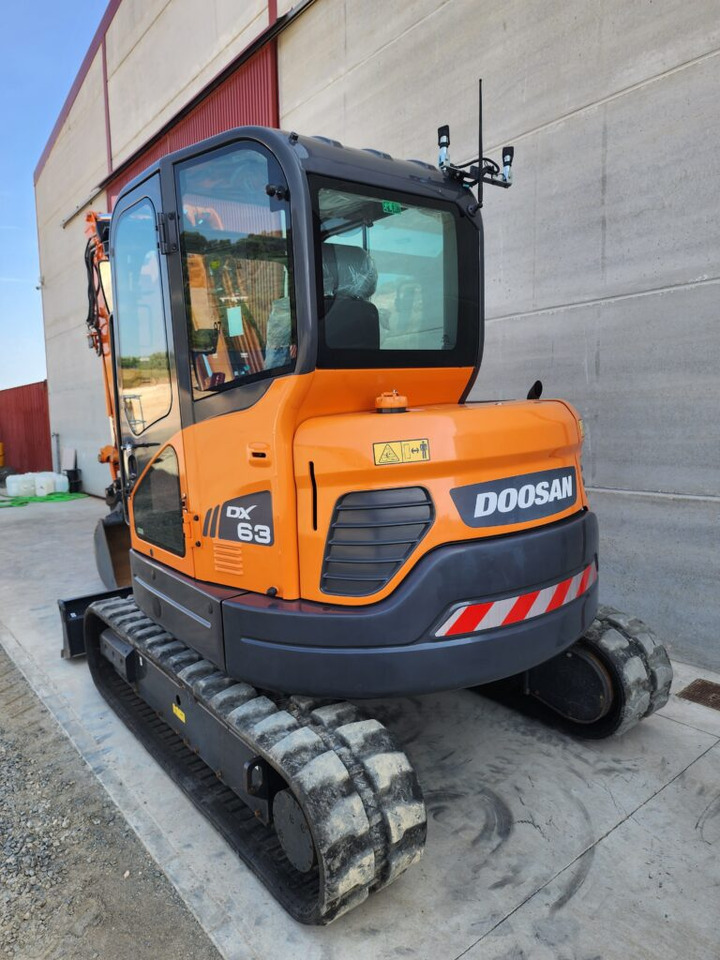 DOOSAN DX63R-3 - Мини багер: снимка 3 DOOSAN DX63R-3 - Мини багер: снимка 3