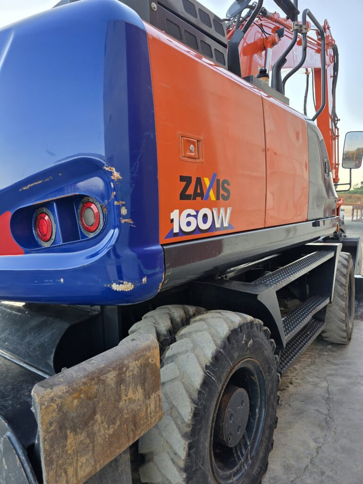 HITACHI ZX140W-6 - Колесен багер: снимка 4 HITACHI ZX140W-6 - Колесен багер: снимка 4