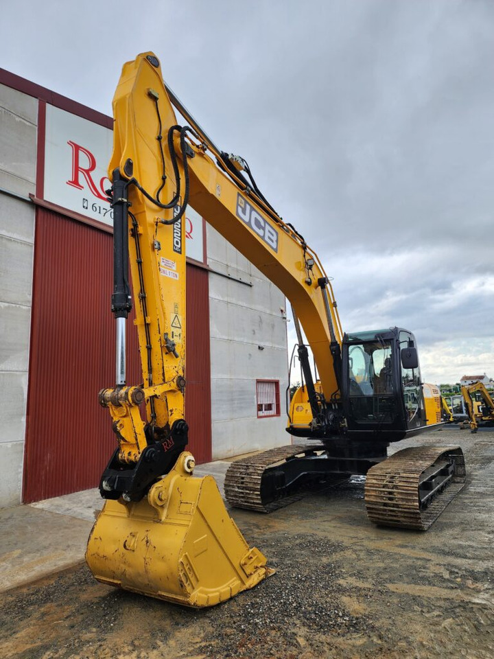 JCB JS220LC+T4i - Верижен багер: снимка 2 JCB JS220LC+T4i - Верижен багер: снимка 2