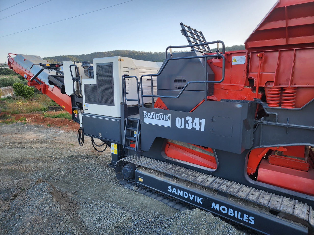 SANDVIK QJ341 - Челюстна трошачка: снимка 4 SANDVIK QJ341 - Челюстна трошачка: снимка 4
