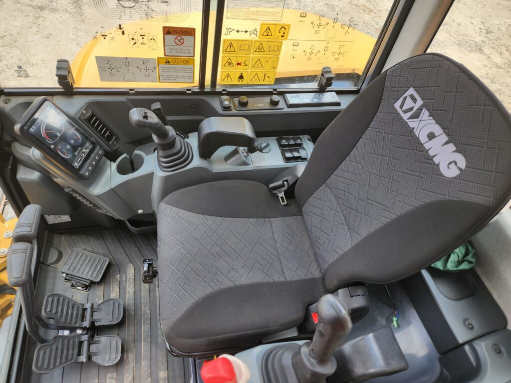 Мини багер XCMG XE55U NUEVA: снимка 12