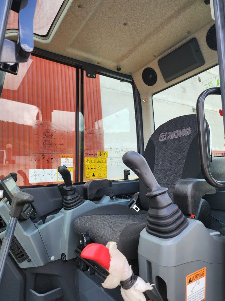 Мини багер XCMG XE55U NUEVA: снимка 11