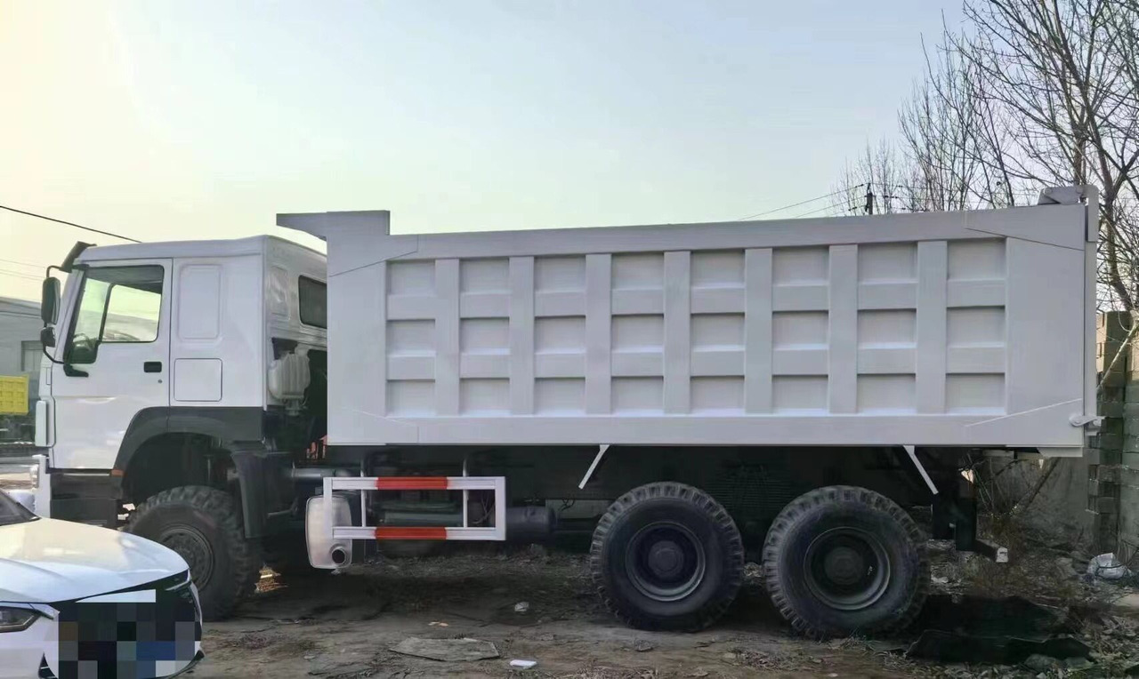 HOWO 6*6 - Самосвал камион: снимка 2 HOWO 6*6 - Самосвал камион: снимка 2