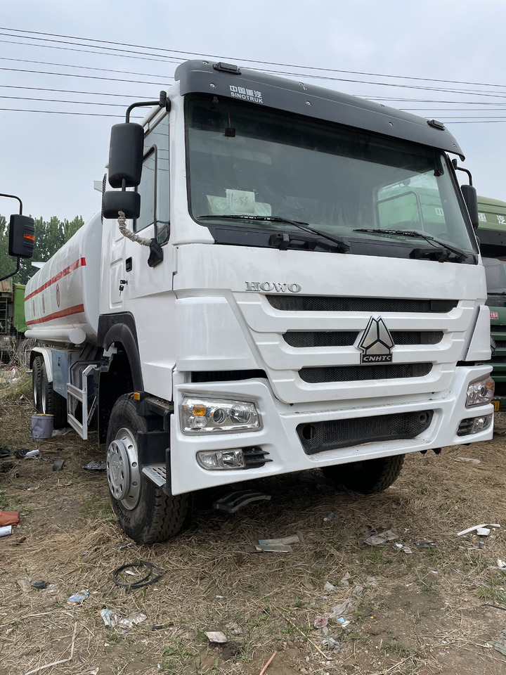 HOWO 6X4 WATER TANK TRUCK HIGH QUALITY 290HP/336HP / 371HP Tipper - Камион цистерна: снимка 1 HOWO 6X4 WATER TANK TRUCK HIGH QUALITY 290HP/336HP / 371HP Tipper - Камион цистерна: снимка 1