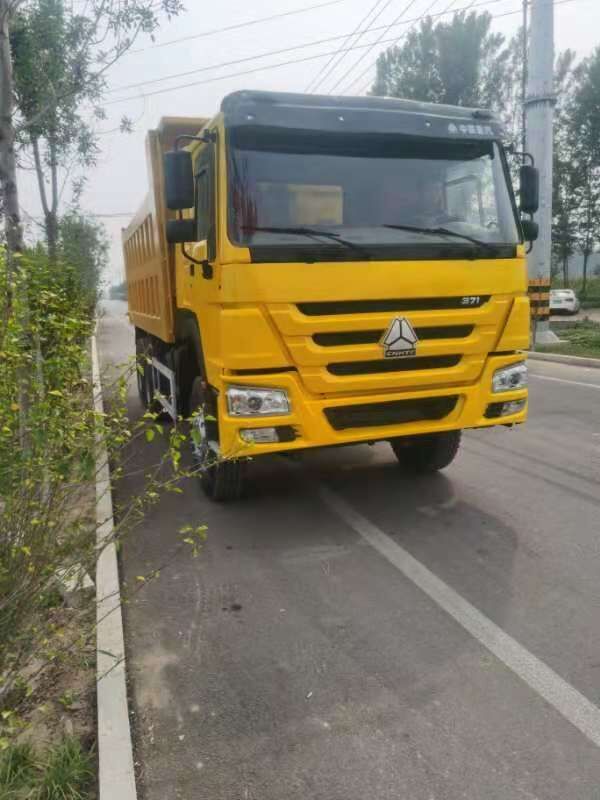 Howo Sinotruck - Самосвал камион: снимка 1 Howo Sinotruck - Самосвал камион: снимка 1
