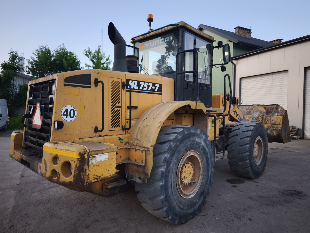 HYUNDAI 757-7 - Колесен товарач: снимка 2 HYUNDAI 757-7 - Колесен товарач: снимка 2
