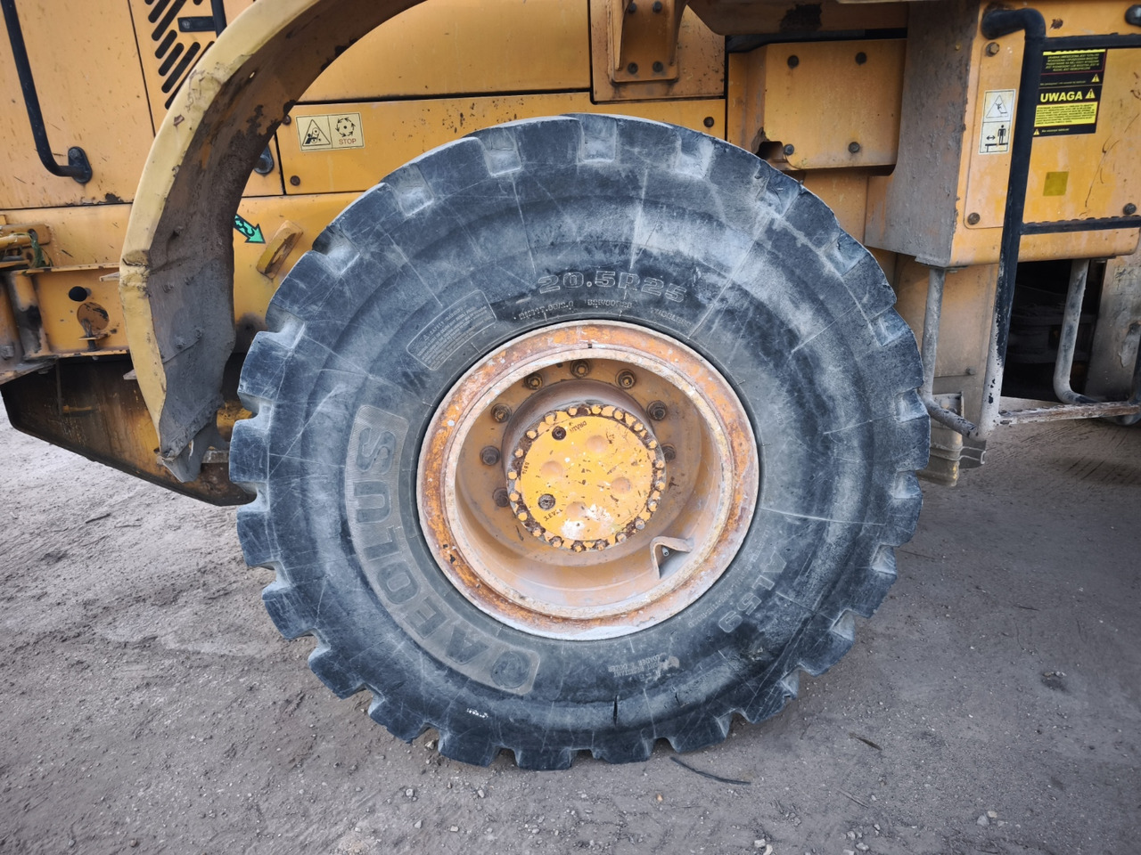 HYUNDAI 757-7 - Колесен товарач: снимка 3 HYUNDAI 757-7 - Колесен товарач: снимка 3