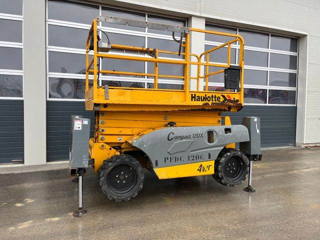 Haulotte Compact 12DX 12m Diesel Scherenarbeitsbühne 4x4 - Ножична работна платформа: снимка 4 Haulotte Compact 12DX 12m Diesel Scherenarbeitsbühne 4x4 - Ножична работна платформа: снимка 4