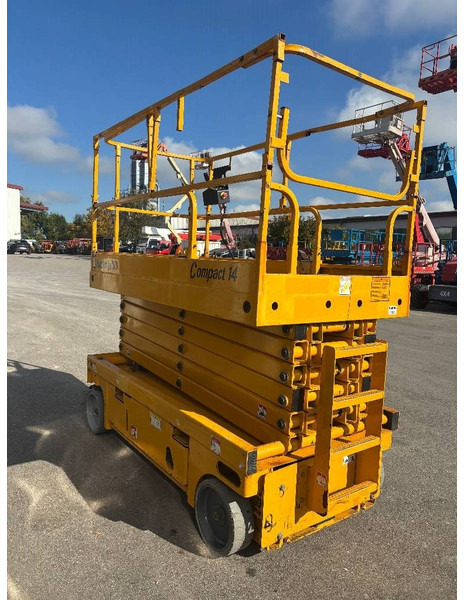 Haulotte Compact 14 - 13,80m Scherenarbeitsbühne *Akkus NEU - Ножична работна платформа: снимка 5 Haulotte Compact 14 - 13,80m Scherenarbeitsbühne *Akkus NEU - Ножична работна платформа: снимка 5