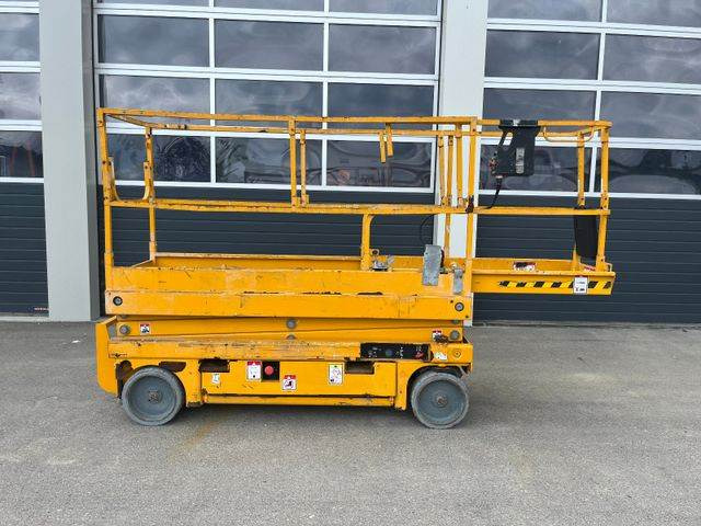 Haulotte Compact 8 - Scherenarbeitsbühne 8,2m, BJ 2014 - Ножична работна платформа: снимка 1 Haulotte Compact 8 - Scherenarbeitsbühne 8,2m, BJ 2014 - Ножична работна платформа: снимка 1