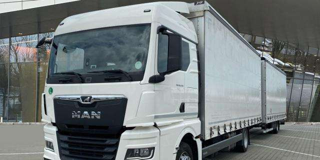 MAN TGX18.470 4x2 LL Retarder (8830) - Камион с брезент: снимка 1 MAN TGX18.470 4x2 LL Retarder (8830) - Камион с брезент: снимка 1