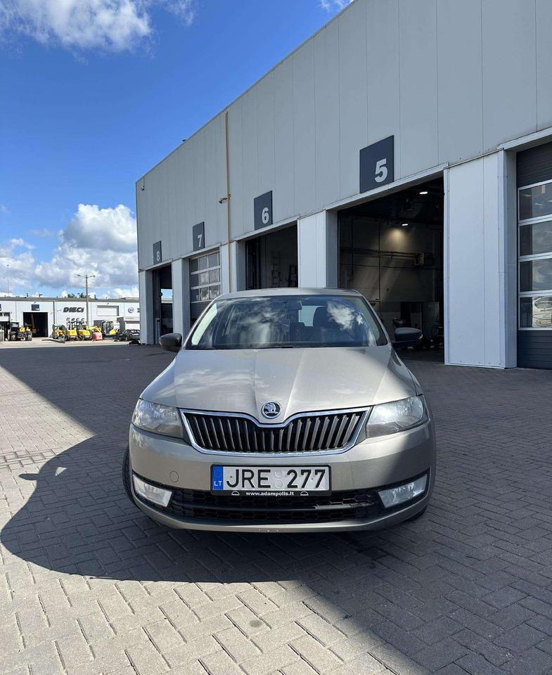 Skoda Rapid - Комби: снимка 2 Skoda Rapid - Комби: снимка 2