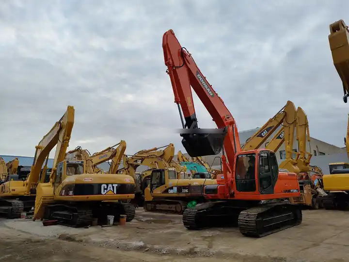 2023 Year Doosan Excavator Dx225 22t Dx225lc Crawler Excavator In Fresh Stock In Shanghai - Верижен багер: снимка 5 2023 Year Doosan Excavator Dx225 22t Dx225lc Crawler Excavator In Fresh Stock In Shanghai - Верижен багер: снимка 5