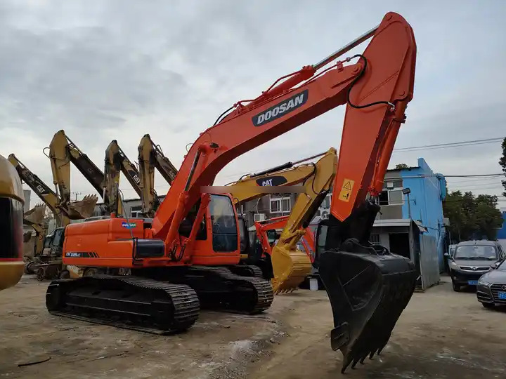 2023 Year Doosan Excavator Dx225 22t Dx225lc Crawler Excavator In Fresh Stock In Shanghai - Верижен багер: снимка 4 2023 Year Doosan Excavator Dx225 22t Dx225lc Crawler Excavator In Fresh Stock In Shanghai - Верижен багер: снимка 4