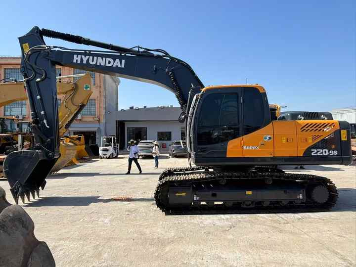 2024 New Hyundai HX220L Crawler Excavator South Korea Made ,22ton Tracked Shovel HX220 Hyundai HX220 Crawler Excavator - Багер: снимка 2 2024 New Hyundai HX220L Crawler Excavator South Korea Made ,22ton Tracked Shovel HX220 Hyundai HX220 Crawler Excavator - Багер: снимка 2