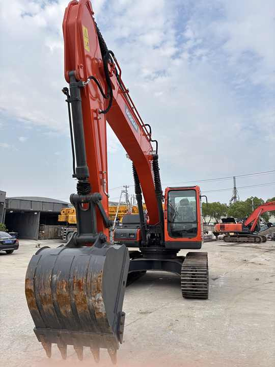 22 Tons Excavator Original Doosan Dx225LCA Crawler Digger Secondhand Used Good Condition Doosan Hydraulic Excavator on Sale - Верижен багер: снимка 2 22 Tons Excavator Original Doosan Dx225LCA Crawler Digger Secondhand Used Good Condition Doosan Hydraulic Excavator on Sale - Верижен багер: снимка 2