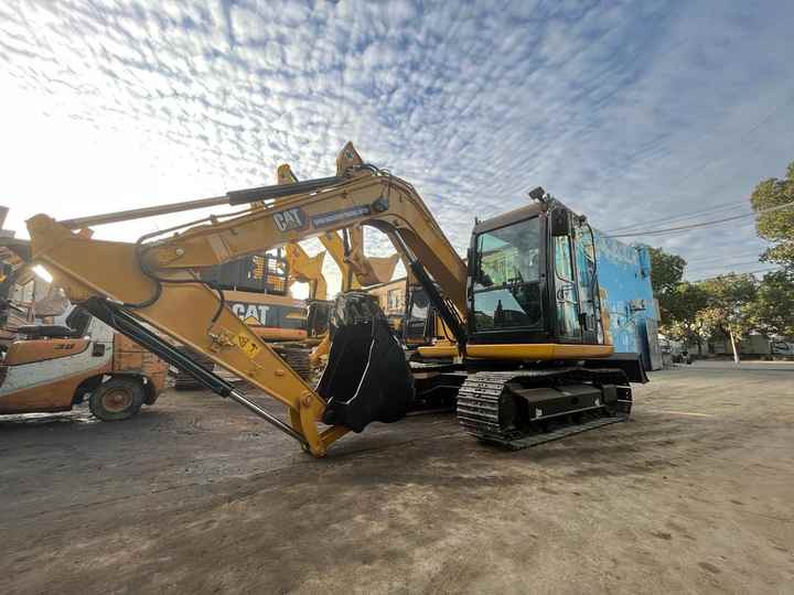 7 Ton Caterpillar Mini Excavator Cat 307c 307d With Rubber Tracks And Hydraulic Blade in Shanghai - Верижен багер: снимка 2 7 Ton Caterpillar Mini Excavator Cat 307c 307d With Rubber Tracks And Hydraulic Blade in Shanghai - Верижен багер: снимка 2