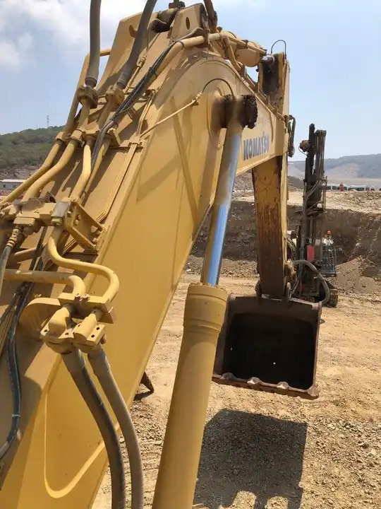 70 Ton Used Japan Komatsu PC700 Excavator for Sale Used Excavator PC220 PC200 PC240 PC600 PC650 PC700 PC800 - Багер: снимка 4 70 Ton Used Japan Komatsu PC700 Excavator for Sale Used Excavator PC220 PC200 PC240 PC600 PC650 PC700 PC800 - Багер: снимка 4