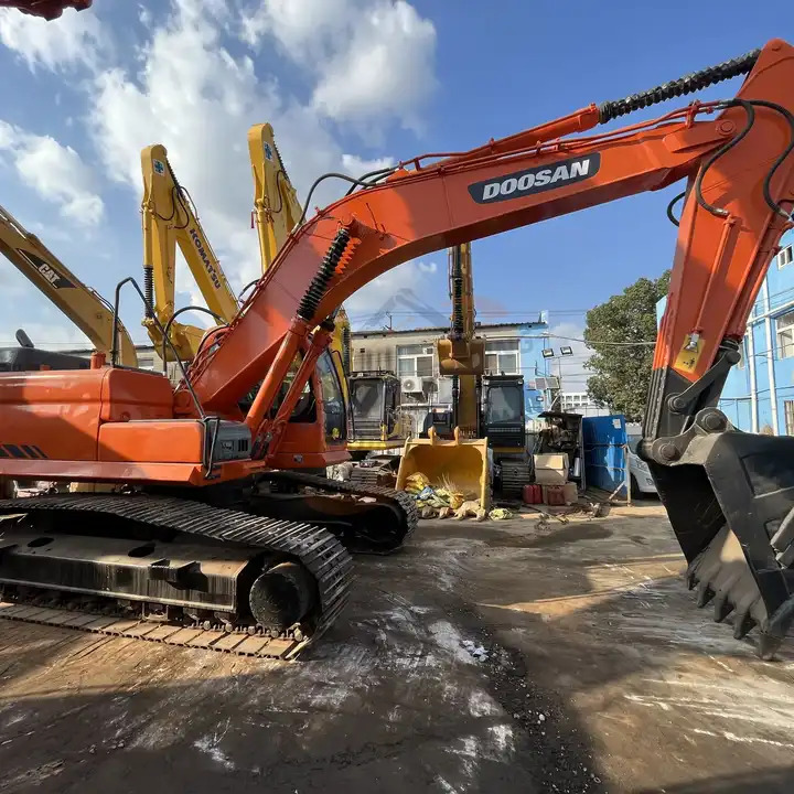 90% new and low hours used excavators Doosan DX300LC second hand excavators 30tons excavator new arrivedd in stock for sale - Багер: снимка 1 90% new and low hours used excavators Doosan DX300LC second hand excavators 30tons excavator new arrivedd in stock for sale - Багер: снимка 1