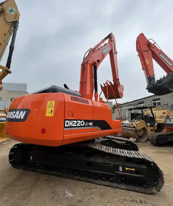 90% new used 22t Doosan DH220LC-9E DH220-9 DH220-9E DH220LC-9 crawler excavator - Верижен багер: снимка 1 90% new used 22t Doosan DH220LC-9E DH220-9 DH220-9E DH220LC-9 crawler excavator - Верижен багер: снимка 1