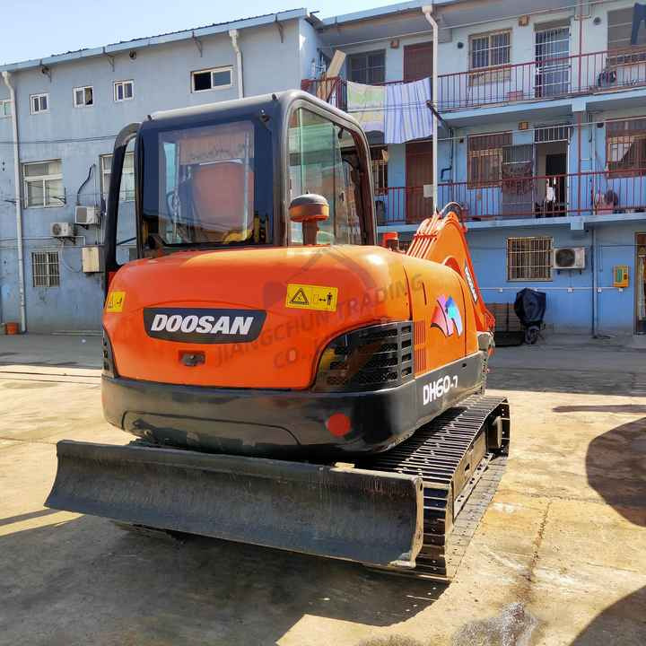 Awesome Performance Korea Imported Small Scale Used Doosan Dh60 Excavator - Верижен багер: снимка 5 Awesome Performance Korea Imported Small Scale Used Doosan Dh60 Excavator - Верижен багер: снимка 5