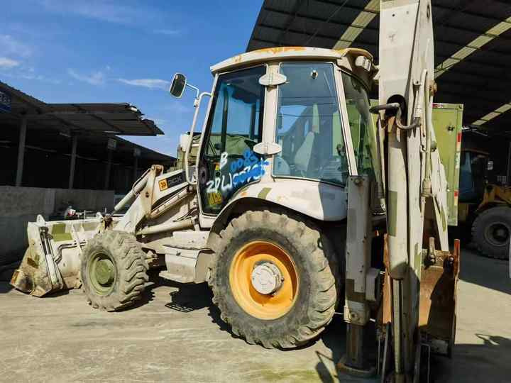 Backhoe loader JCB 3CX 4*4 tlb loader UKmade, used cheap JCB 3CX retro loader and digger - Багер-товарач: снимка 4 Backhoe loader JCB 3CX 4*4 tlb loader UKmade, used cheap JCB 3CX retro loader and digger - Багер-товарач: снимка 4