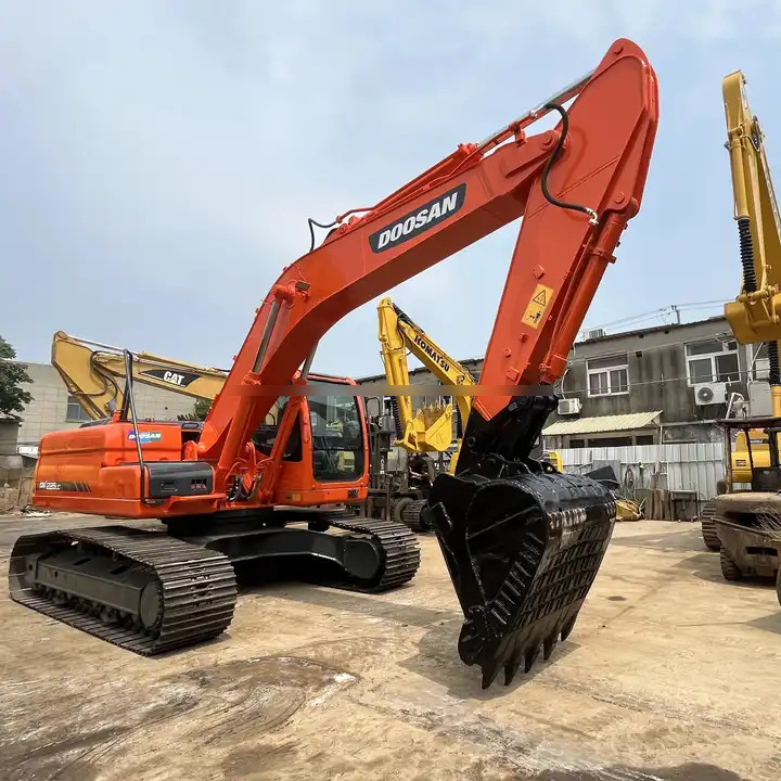 Best Selling DOOSAN excavator machine construction used machinery equipment dx225 used excavators in stock - Багер: снимка 1 Best Selling DOOSAN excavator machine construction used machinery equipment dx225 used excavators in stock - Багер: снимка 1