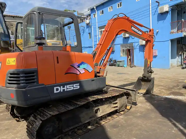 Doosan DH55-V Used Excavator Crawler Excavator Second Hand Japan Engine DH55-V Doosan Excavator in stock for sale - Мини багер: снимка 5 Doosan DH55-V Used Excavator Crawler Excavator Second Hand Japan Engine DH55-V Doosan Excavator in stock for sale - Мини багер: снимка 5