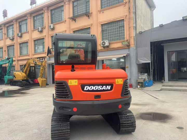 Doosan DX60 DX60-9c DH60-7 DX60W DX80 DX75 DX55 DH35 DH55 Used Mini Excavator Mas Maquinaria Municipal Y Ambiental - Багер: снимка 5 Doosan DX60 DX60-9c DH60-7 DX60W DX80 DX75 DX55 DH35 DH55 Used Mini Excavator Mas Maquinaria Municipal Y Ambiental - Багер: снимка 5