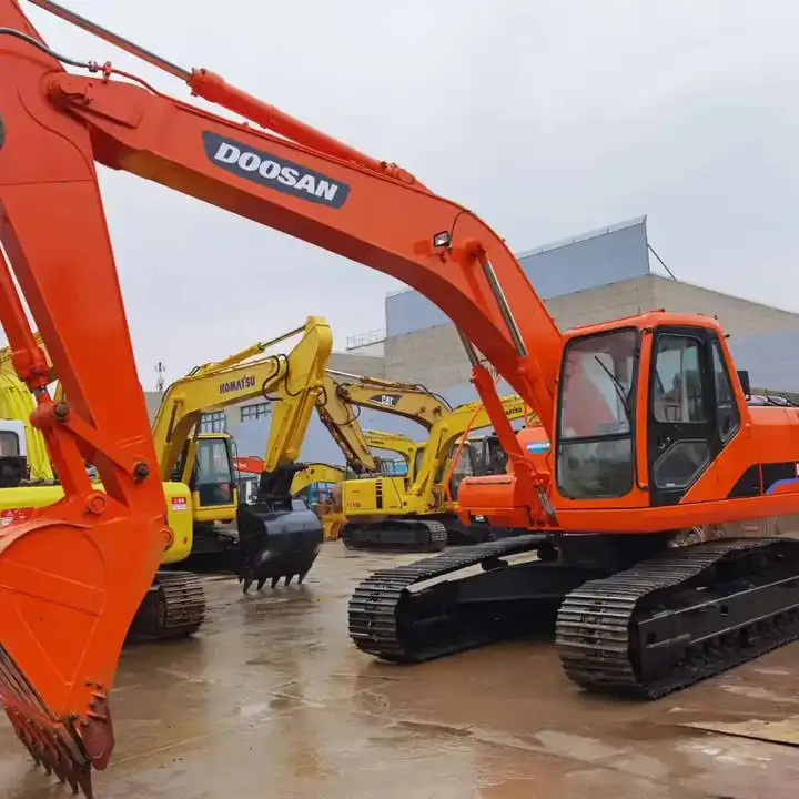 Excellent ConditionUsed Excavator Doosan Dh220 ,Nice Performance 22ton Used Excavator Dh220-7 At Low Price For Sale - Верижен багер: снимка 1 Excellent ConditionUsed Excavator Doosan Dh220 ,Nice Performance 22ton Used Excavator Dh220-7 At Low Price For Sale - Верижен багер: снимка 1