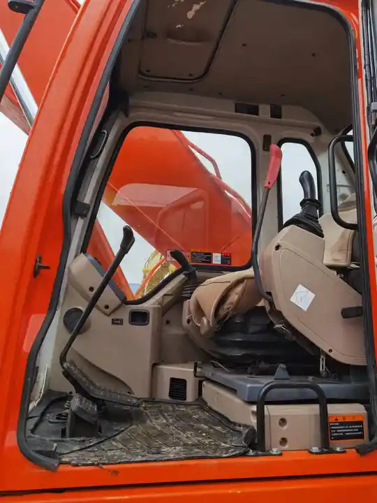 Excellent ConditionUsed Excavator Doosan Dh220 ,Nice Performance 22ton Used Excavator Dh220-7 At Low Price For Sale - Верижен багер: снимка 3 Excellent ConditionUsed Excavator Doosan Dh220 ,Nice Performance 22ton Used Excavator Dh220-7 At Low Price For Sale - Верижен багер: снимка 3