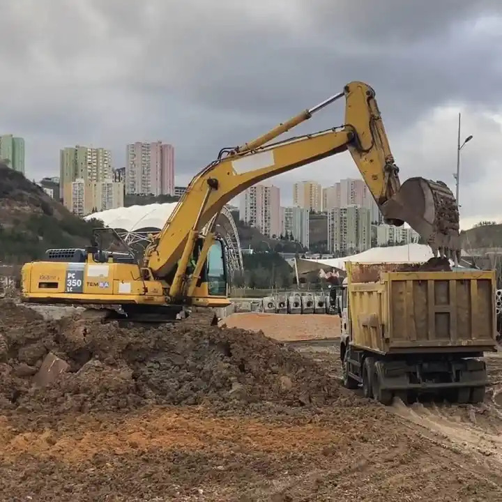 Factory Supply Second-Hand Komatsu PC200-8 PC220-8 PC300 PC350 PC400 20ton Used Crawler Excavator with Good Condition - Верижен багер: снимка 4 Factory Supply Second-Hand Komatsu PC200-8 PC220-8 PC300 PC350 PC400 20ton Used Crawler Excavator with Good Condition - Верижен багер: снимка 4