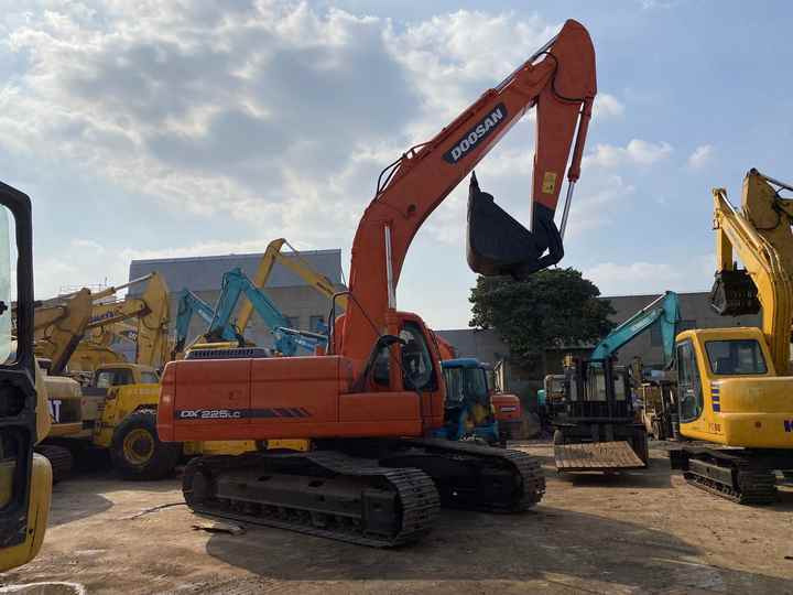 Good Condition Low price Used excavator doosan dx60 excavators machinery doosan dx60 dx80 dx75 dx225 - Верижен багер: снимка 2 Good Condition Low price Used excavator doosan dx60 excavators machinery doosan dx60 dx80 dx75 dx225 - Верижен багер: снимка 2