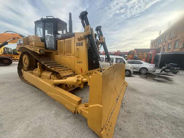 High Working Efficiency Used Bulldozer CatD8R Secondhand Caterpillar D8R Dozer on sale - Булдозер: снимка 4 High Working Efficiency Used Bulldozer CatD8R Secondhand Caterpillar D8R Dozer on sale - Булдозер: снимка 4