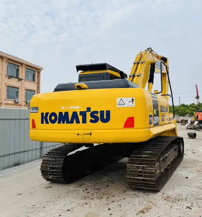 Hot Sale 20 Ton Crawler Excavator Komatsu Pc200-6 Pc200-7 Pc200-8 Original From Japan For Sale In Shanghai - Верижен багер: снимка 3 Hot Sale 20 Ton Crawler Excavator Komatsu Pc200-6 Pc200-7 Pc200-8 Original From Japan For Sale In Shanghai - Верижен багер: снимка 3